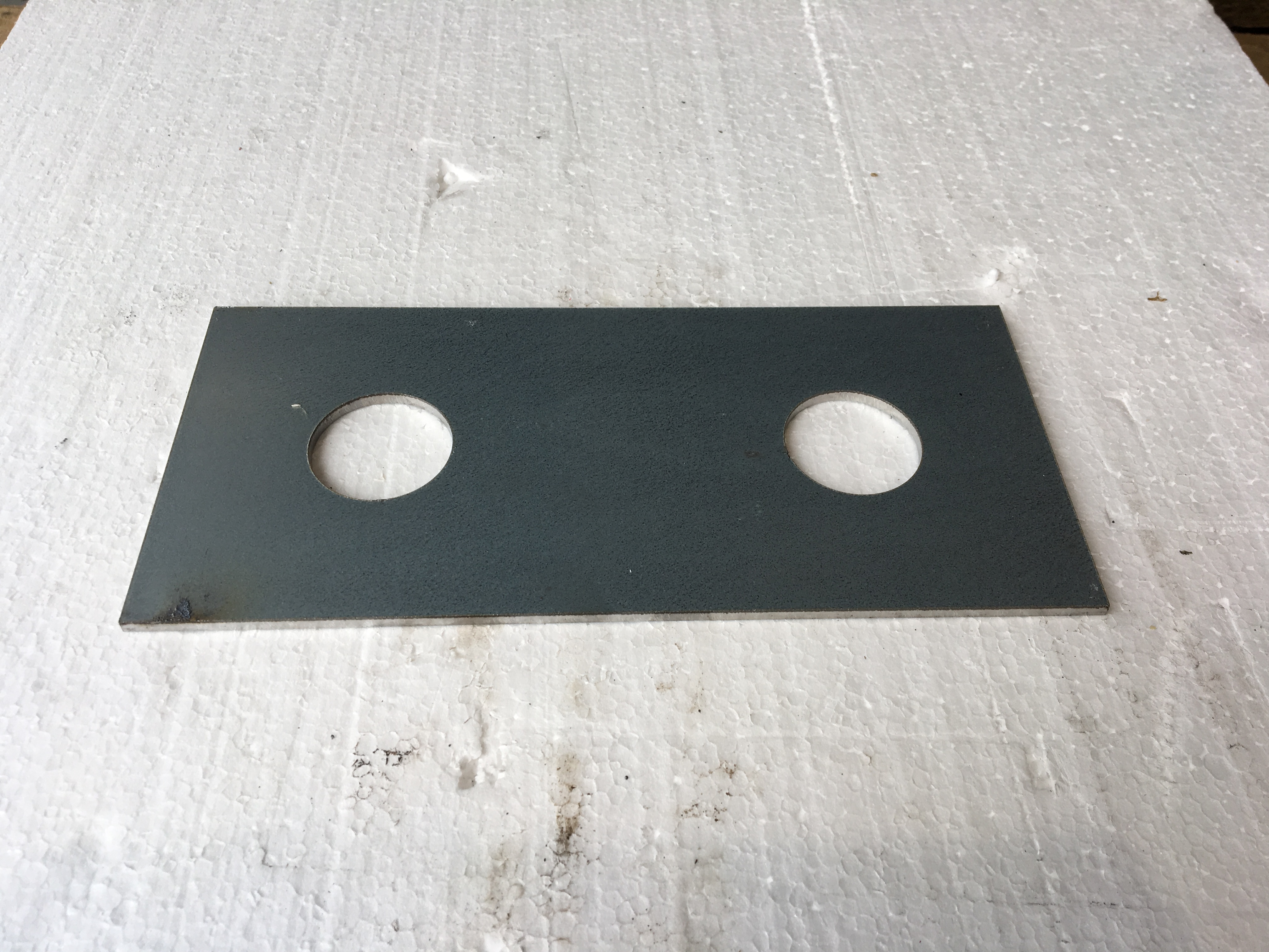 MK02 240/110 x 10 mm Stahlplatte mit zwei Löchern 38 mm