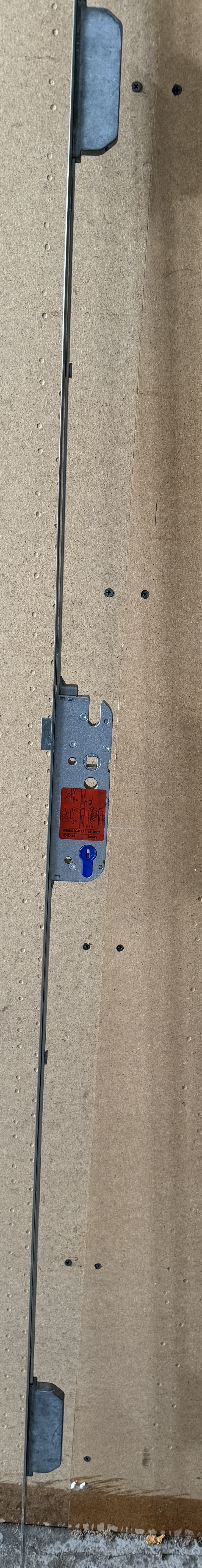 DIN L/R Mehrfachverriegelung mit 24 mm U-Stulp 35 mm 92 mm | LÖ0008