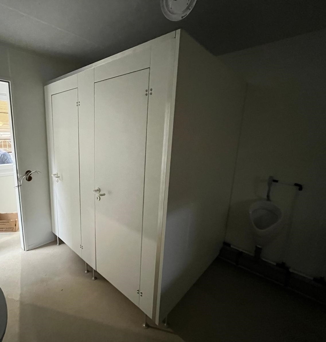 WC-Trennwand Ungrund Typ 777