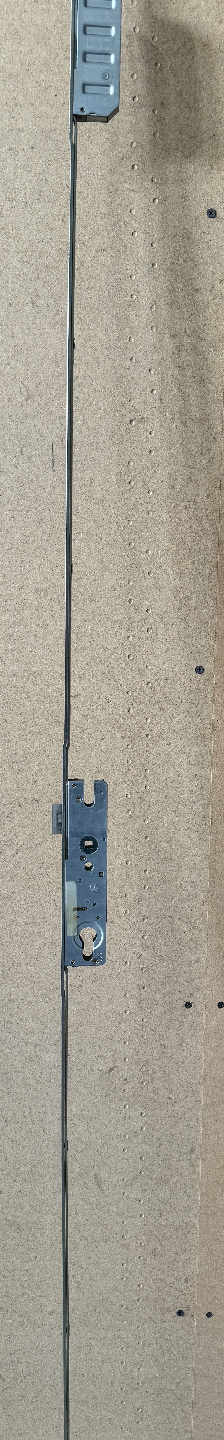 DIN L/R Mehrfachverriegelung mit 16 mm Flach-stulp 25mm 92 mm | LÖ003