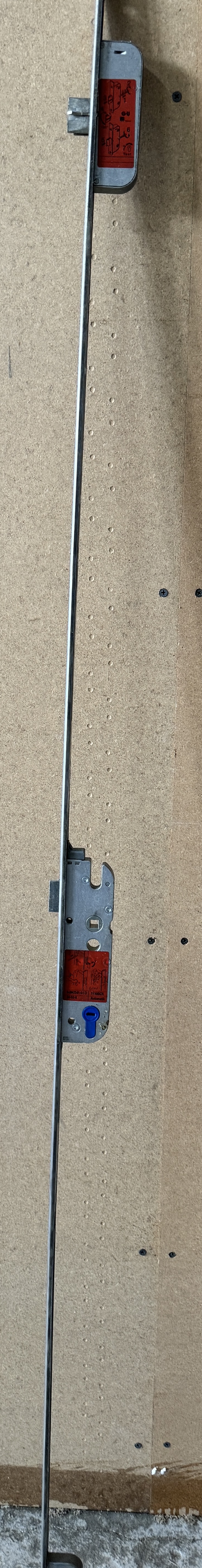 DIN L/R Mehrfachverriegelung mit 24 mm Flachstulp 40 mm 92 mm | LÖ0022