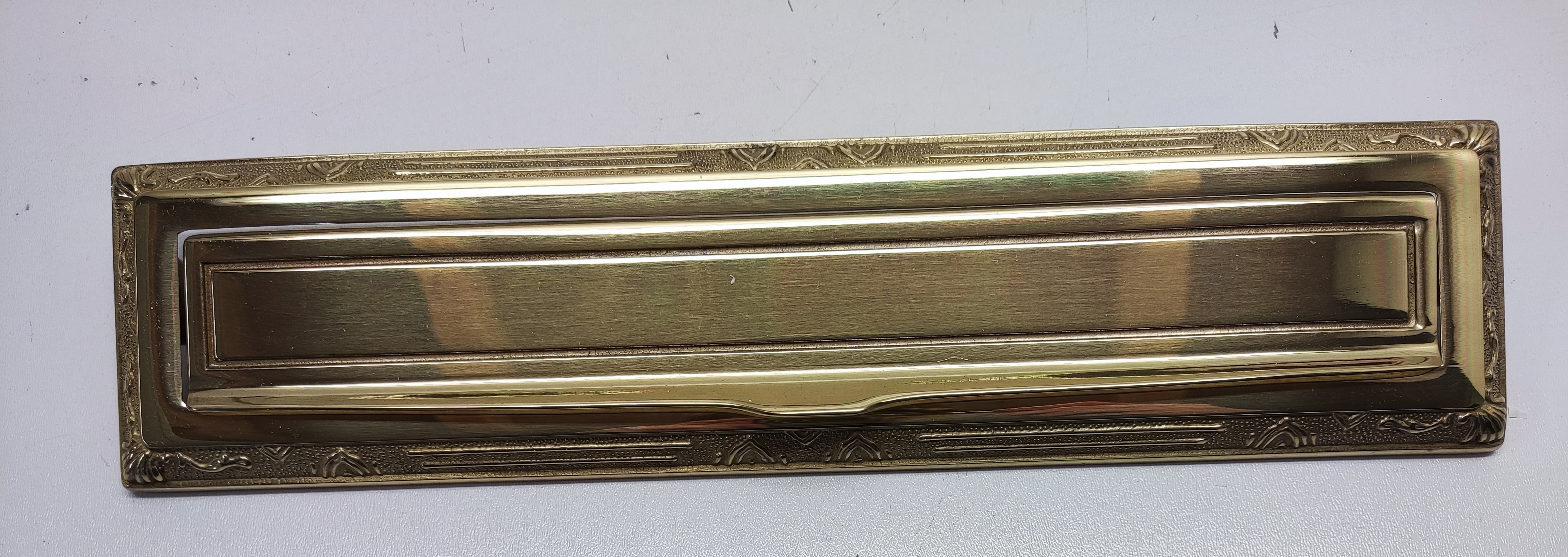 Briefeinwurf Schlitz Messing I LL4103