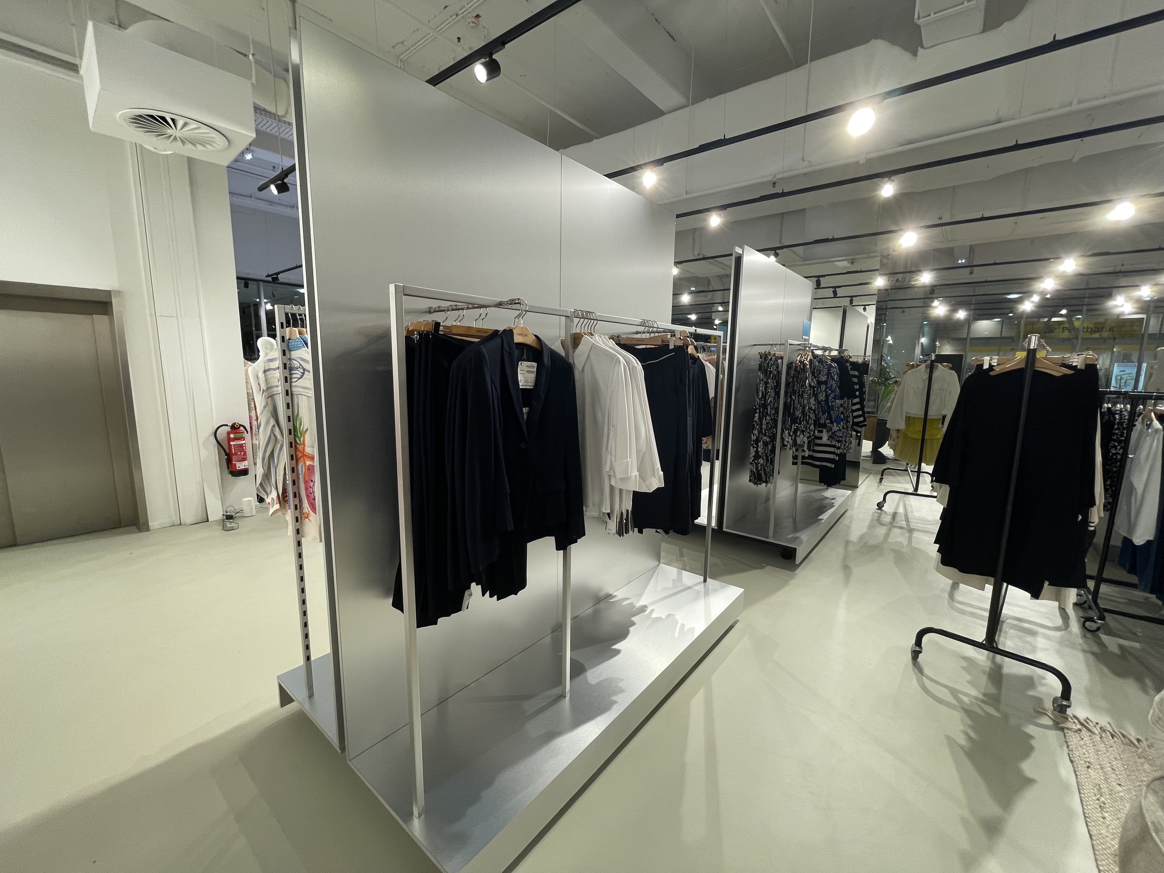 Warenträger Mobil individuell gefertigt