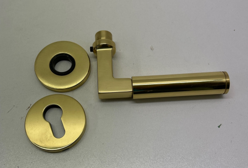Türgriff gold mit Rosette poliert I LL4083