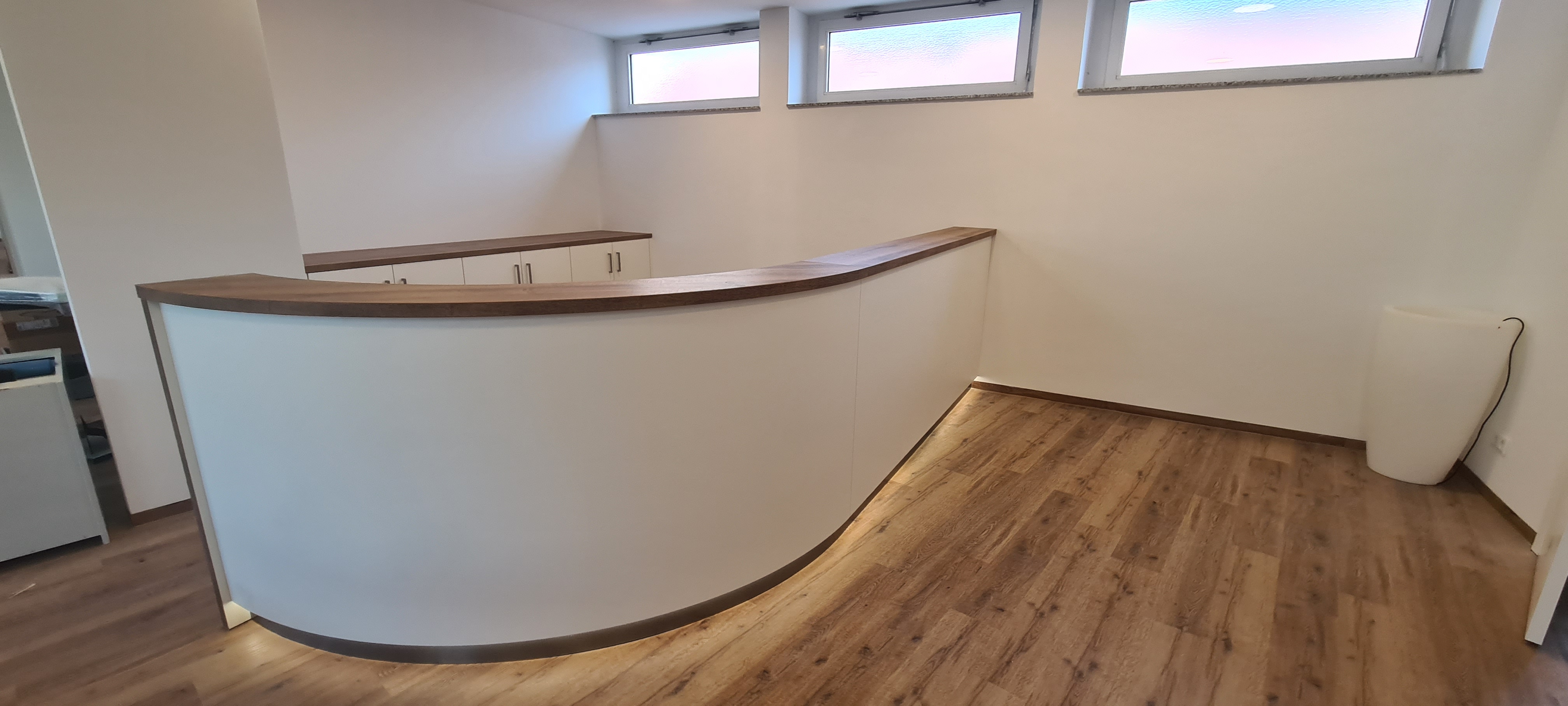 Empfangstresen Typ LED